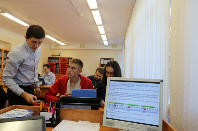 Изучаем робототехнику